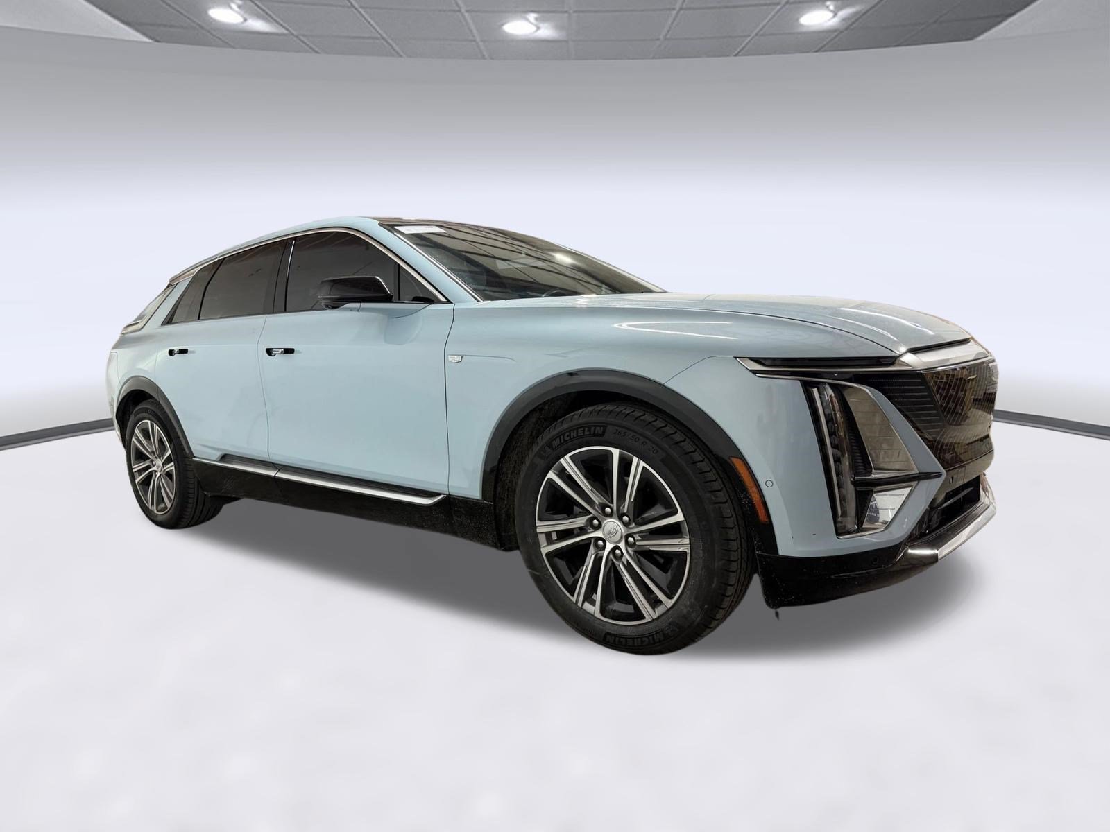 Certified 2024 Cadillac Lyriq Luxury AWD/4WD image 5