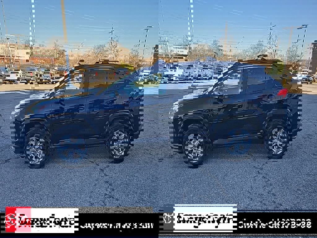 Used 2025 Toyota RAV4 LE image 7