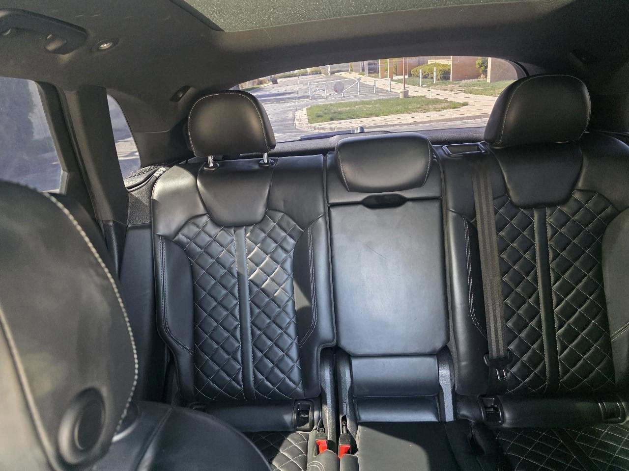 Used 2018 Audi SQ5 Premium Plus w/ Navigation Package image 21