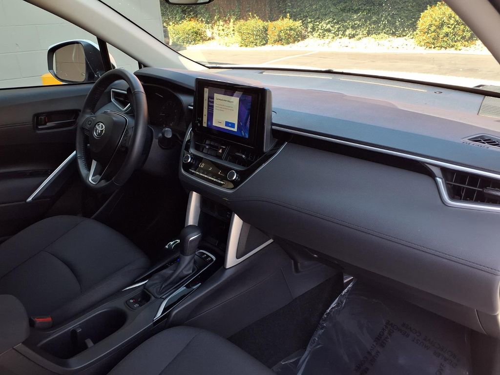 Certified 2024 Toyota Corolla Cross LE w/ Moonroof Package FWD image 25
