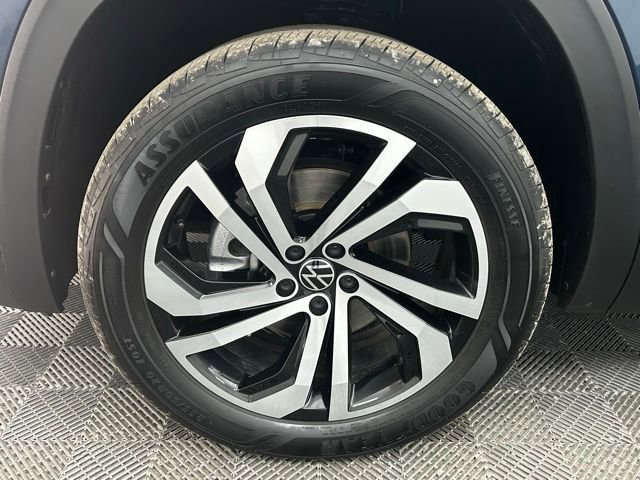 Used 2023 Volkswagen Atlas Cross Sport SEL image 22