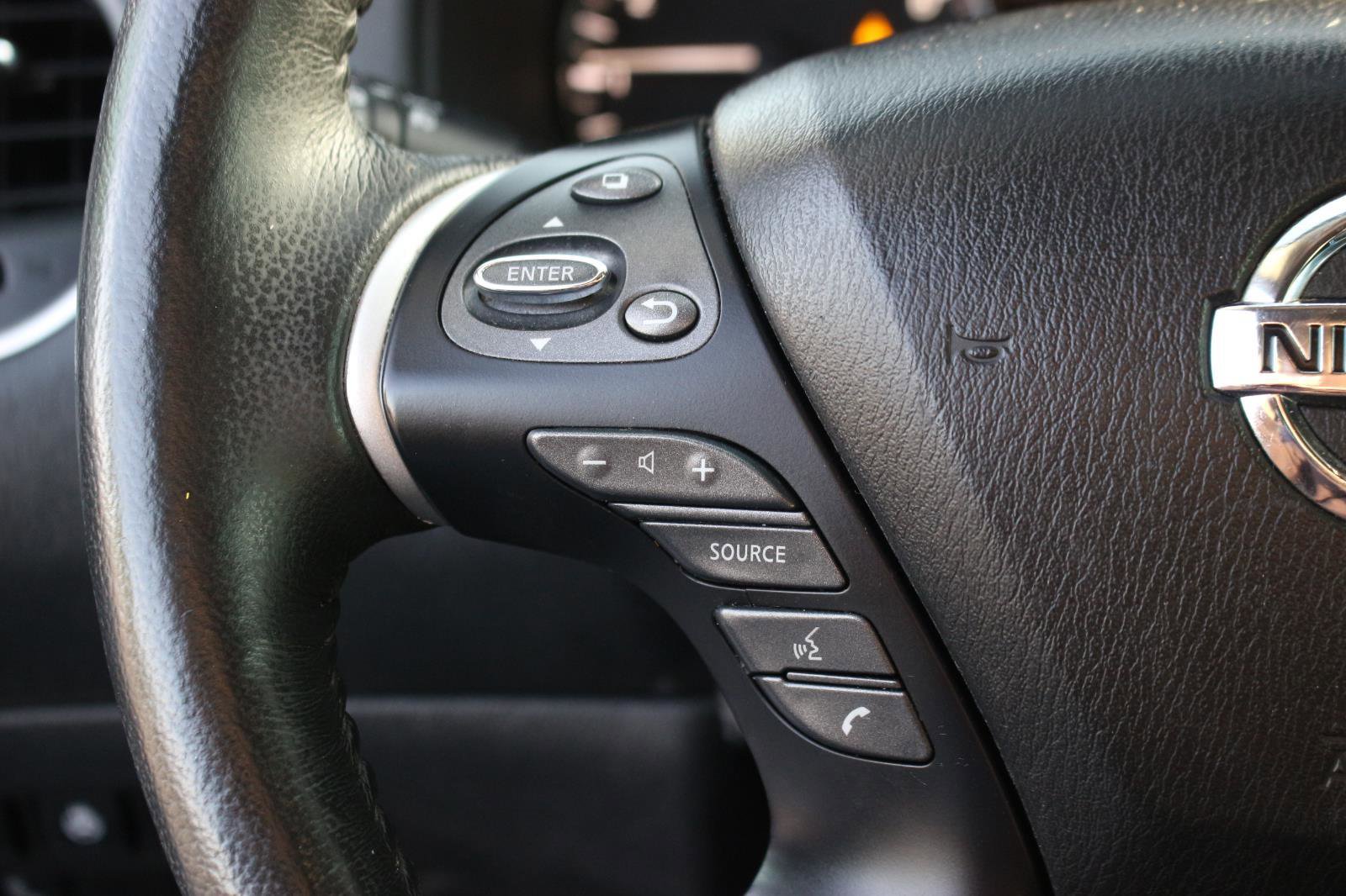 Used 2020 Nissan Pathfinder Platinum image 20