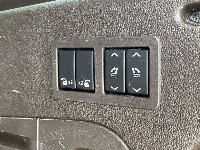 Used 2019 GMC Yukon XL Denali w/ Open Road Package image 13