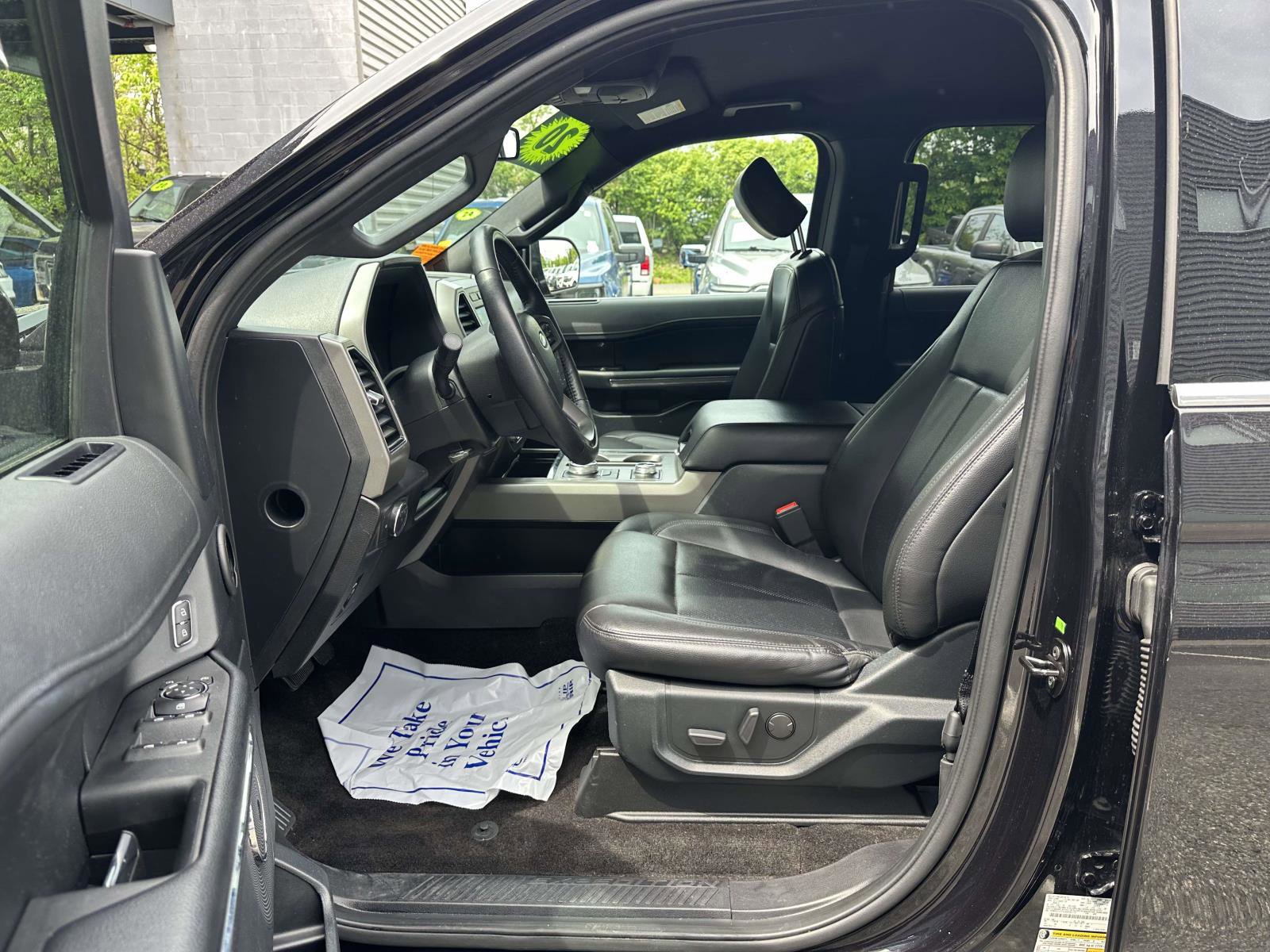 Used 2020 Ford Expedition XLT w/ Black Accent Package AWD/4WD image 17