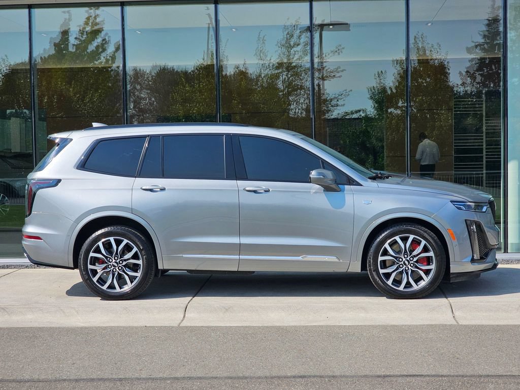 Certified 2025 Cadillac XT6 Sport w/ Platinum Package AWD/4WD image 6