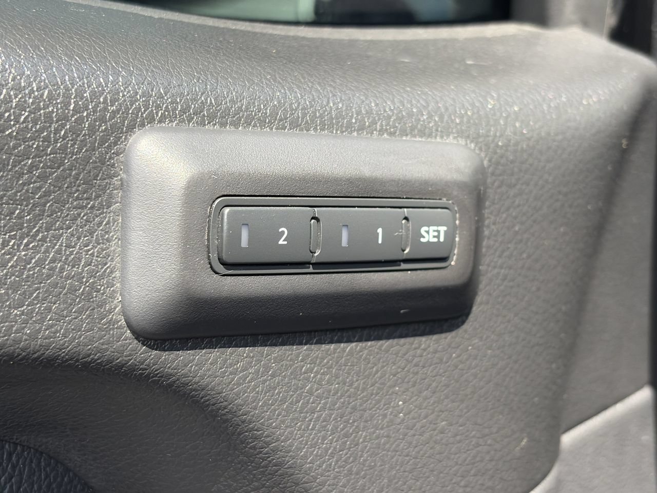 Used 2021 Nissan Titan PRO-4X w/ Pro-4x Convenience Package AWD/4WD image 30