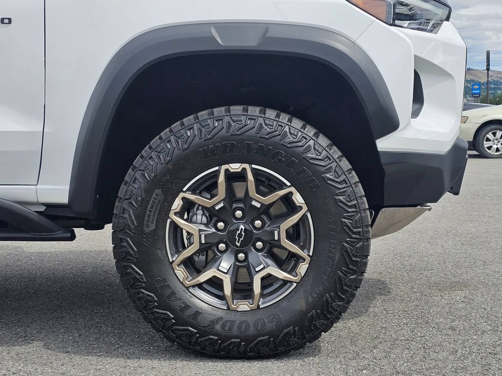Certified 2026 Chevrolet Colorado ZR2 w/ Technology Package AWD/4WD image 18