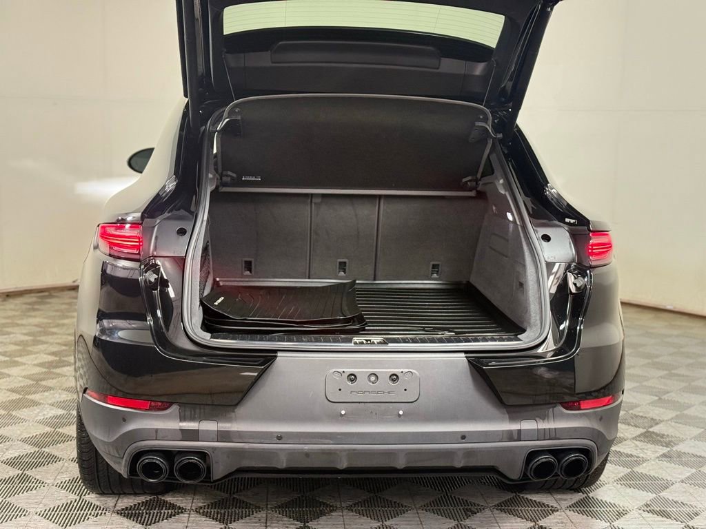 Used 2023 Porsche Cayenne S Platinum w/ Premium Package Plus image 6