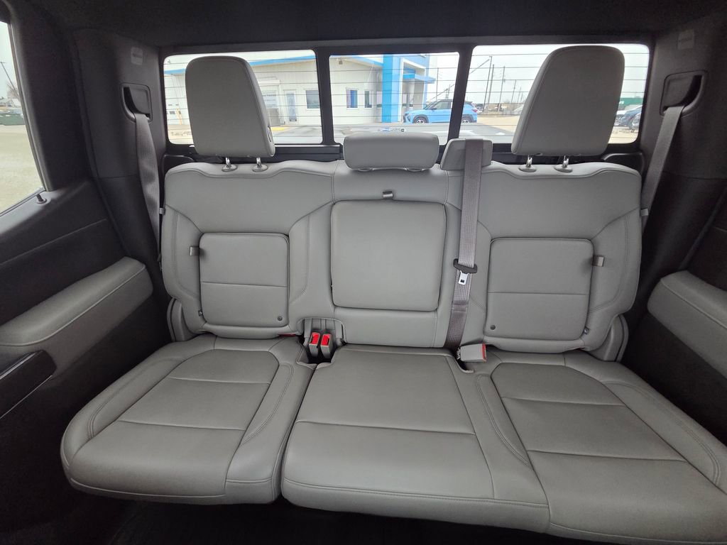 Used 2021 GMC Sierra 1500 SLT w/ SLT Premium Plus Package AWD/4WD image 29