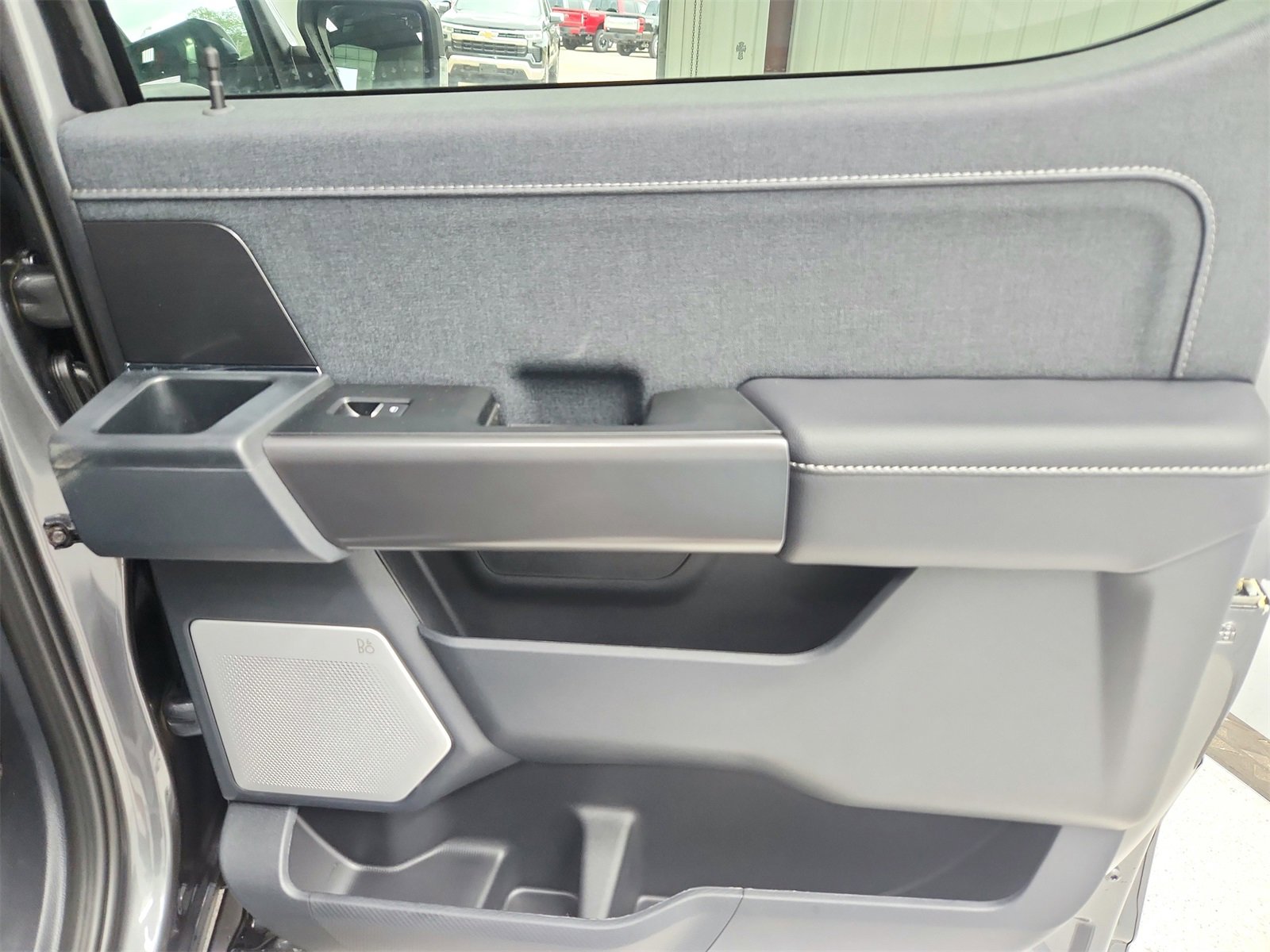 New 2025 Ford F150 Lariat w/ Equipment Group 502A High image 38