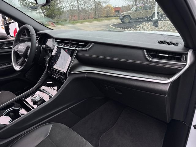 Certified 2023 Jeep Grand Cherokee L Laredo image 22