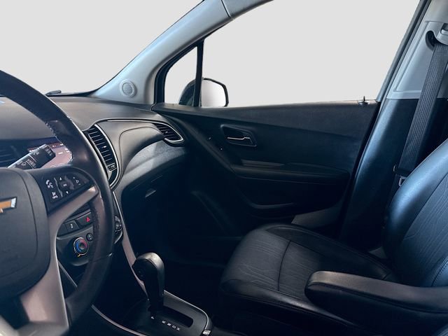 Used 2020 Chevrolet Trax LT w/ Driver Confidence Package image 22