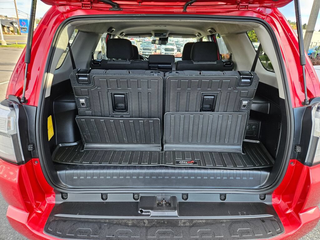Used 2022 Toyota 4Runner SR5 AWD/4WD image 13
