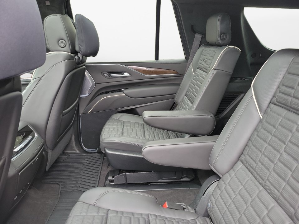 Used 2023 Cadillac Escalade Premium Luxury Platinum AWD/4WD image 13