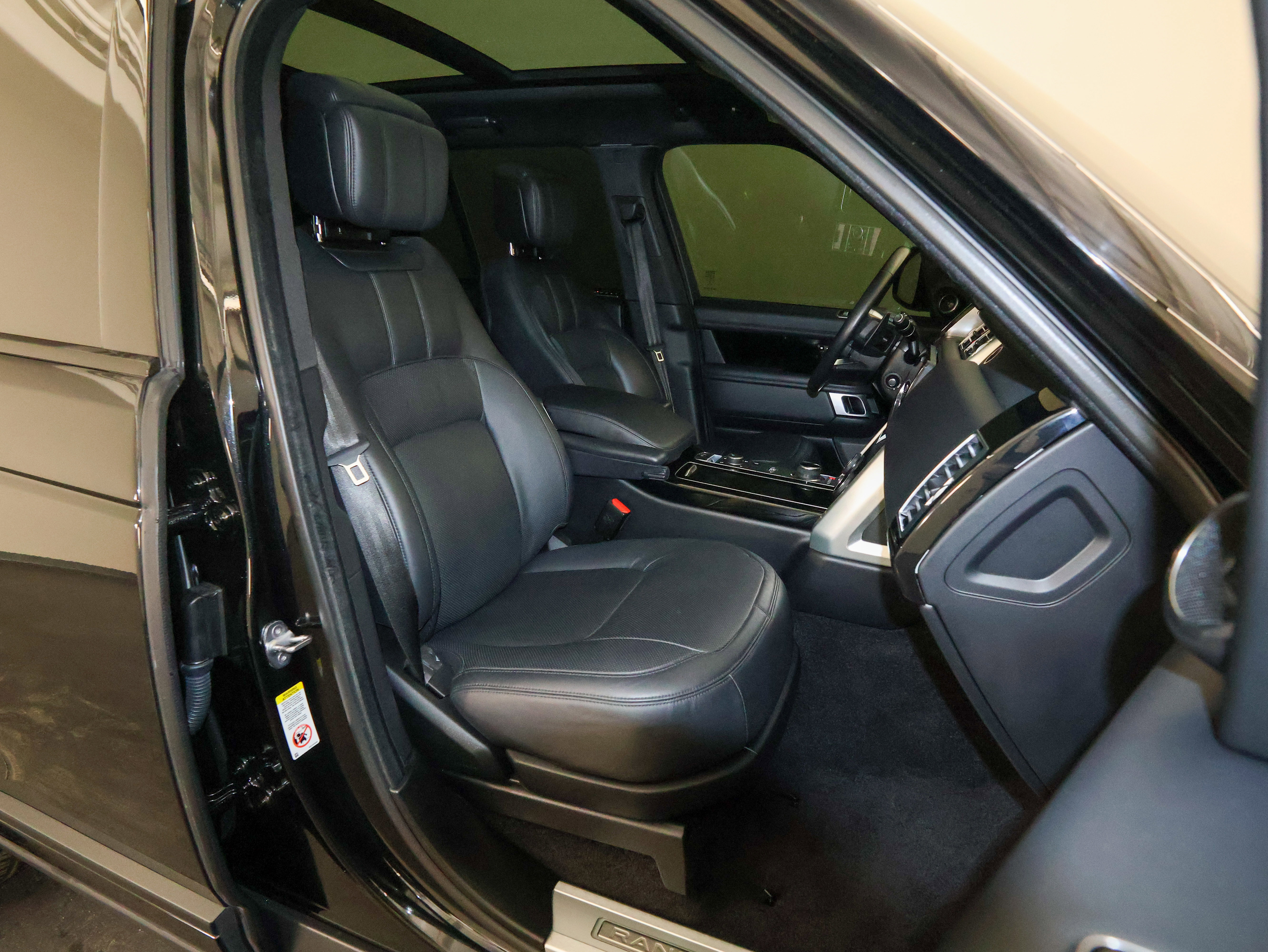 Used 2022 Land Rover Range Rover Westminster Edition image 55