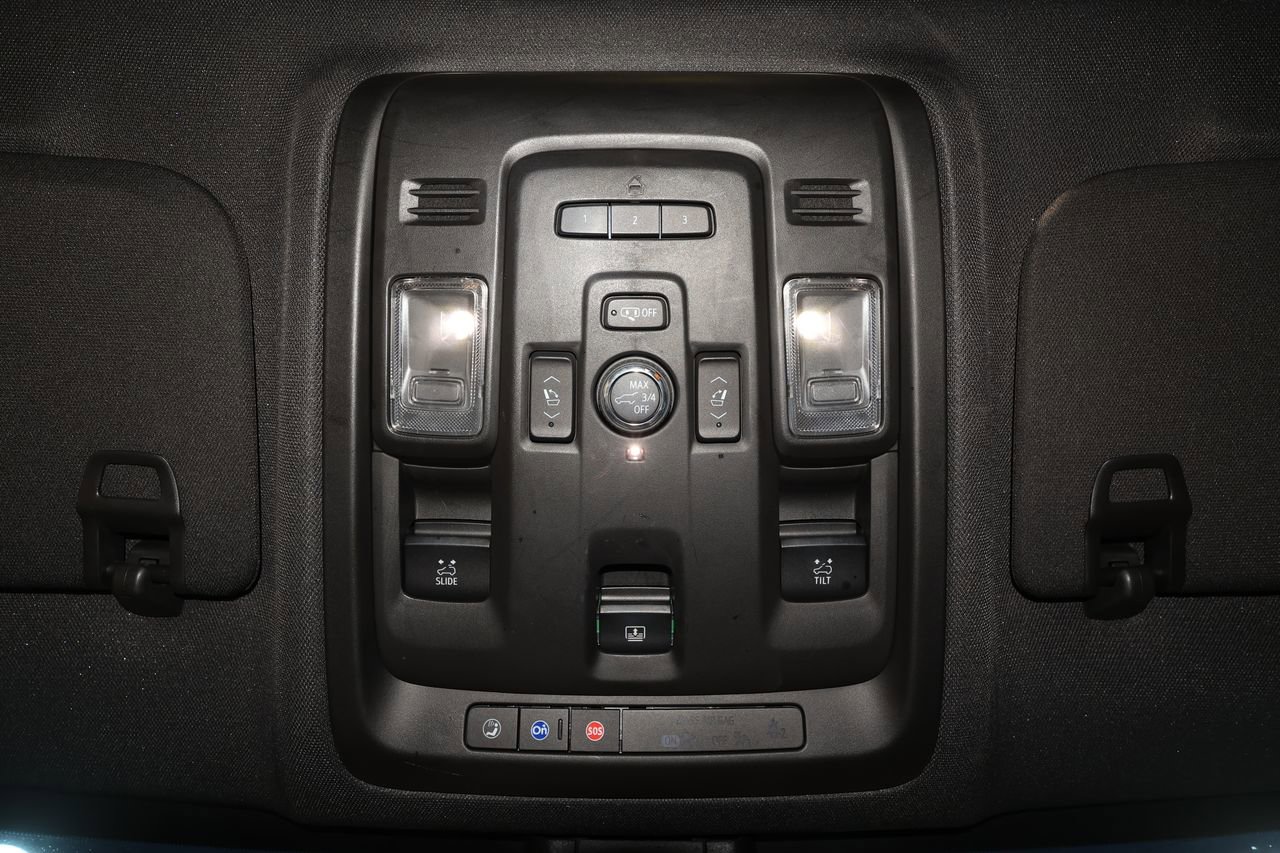 Used 2021 Chevrolet Tahoe LT w/ LT Signature Package image 34