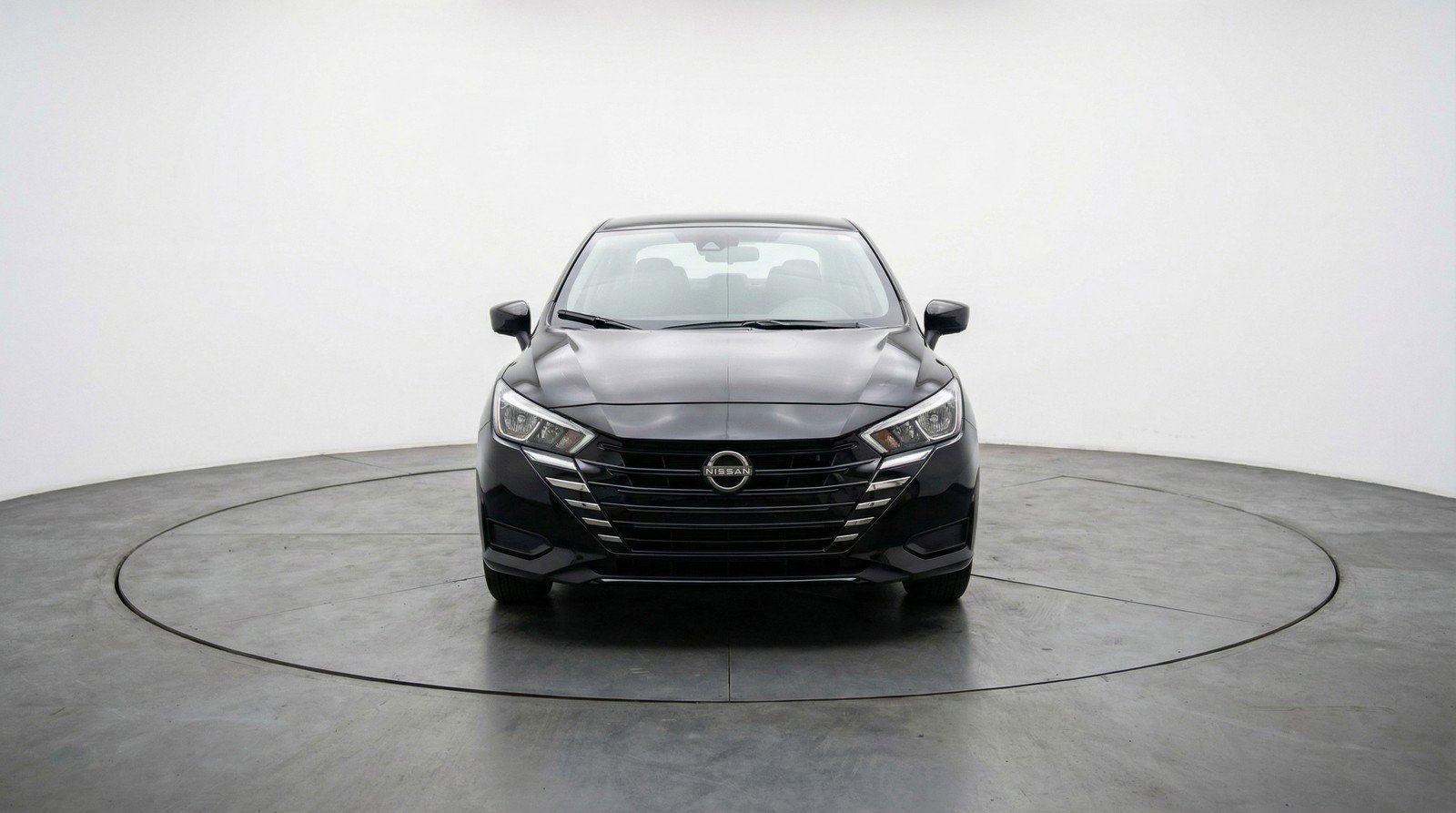 Used 2025 Nissan Versa SV image 2