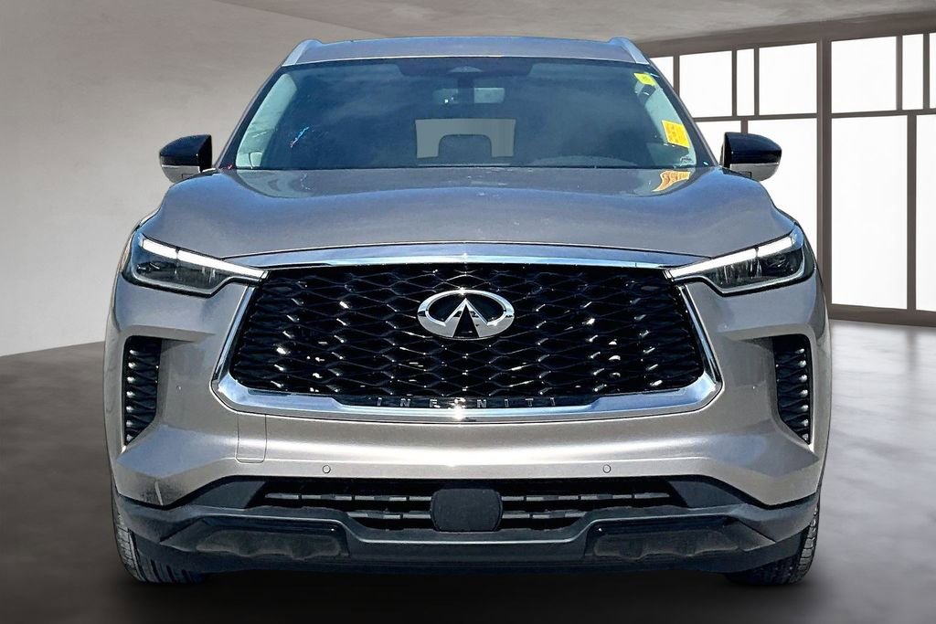 Used 2023 INFINITI QX60 Luxe w/ Performance Audio Package FWD image 2