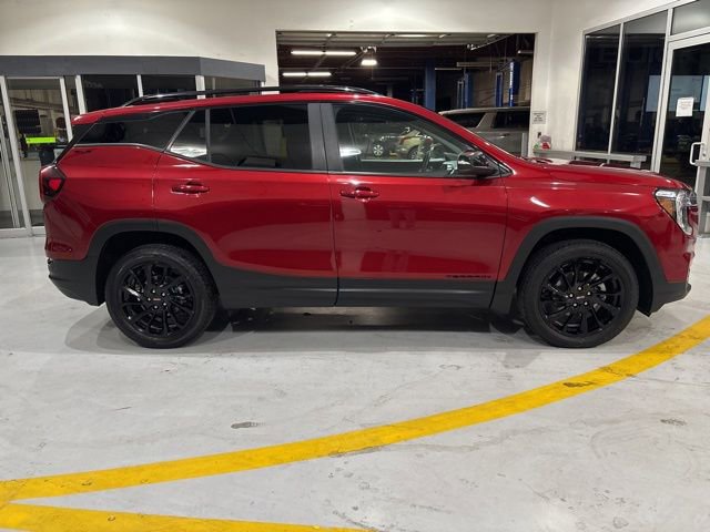 Used 2023 GMC Terrain SLE w/ Driver Convenience Package AWD/4WD image 8