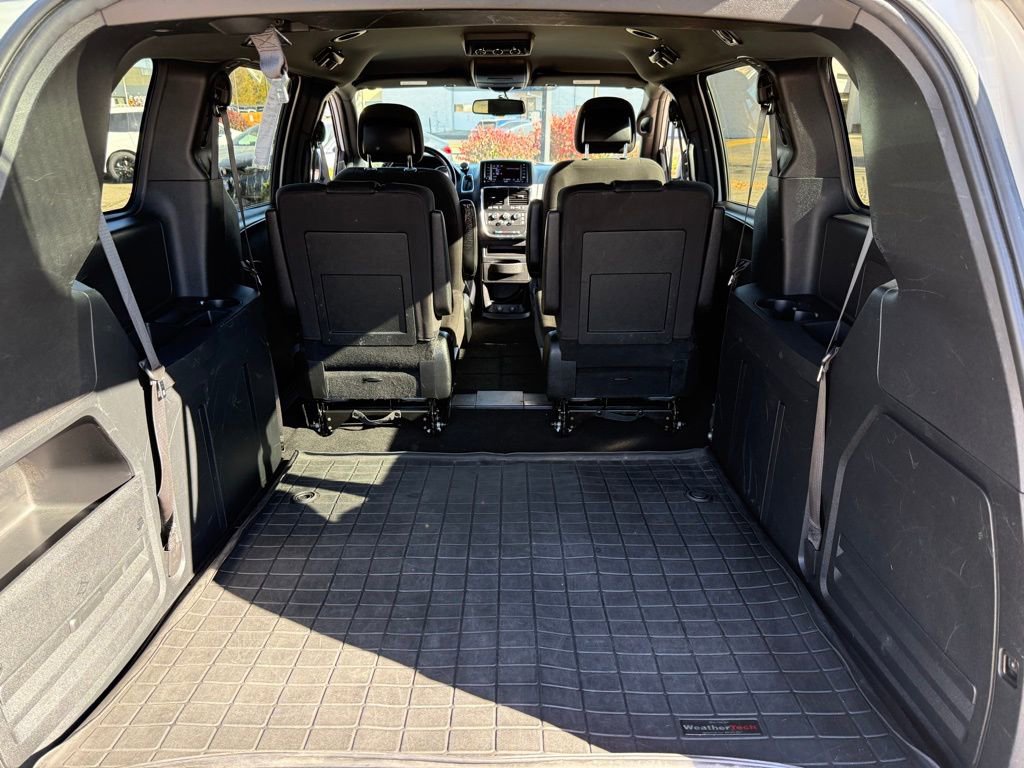 Used 2018 Dodge Grand Caravan SE image 16