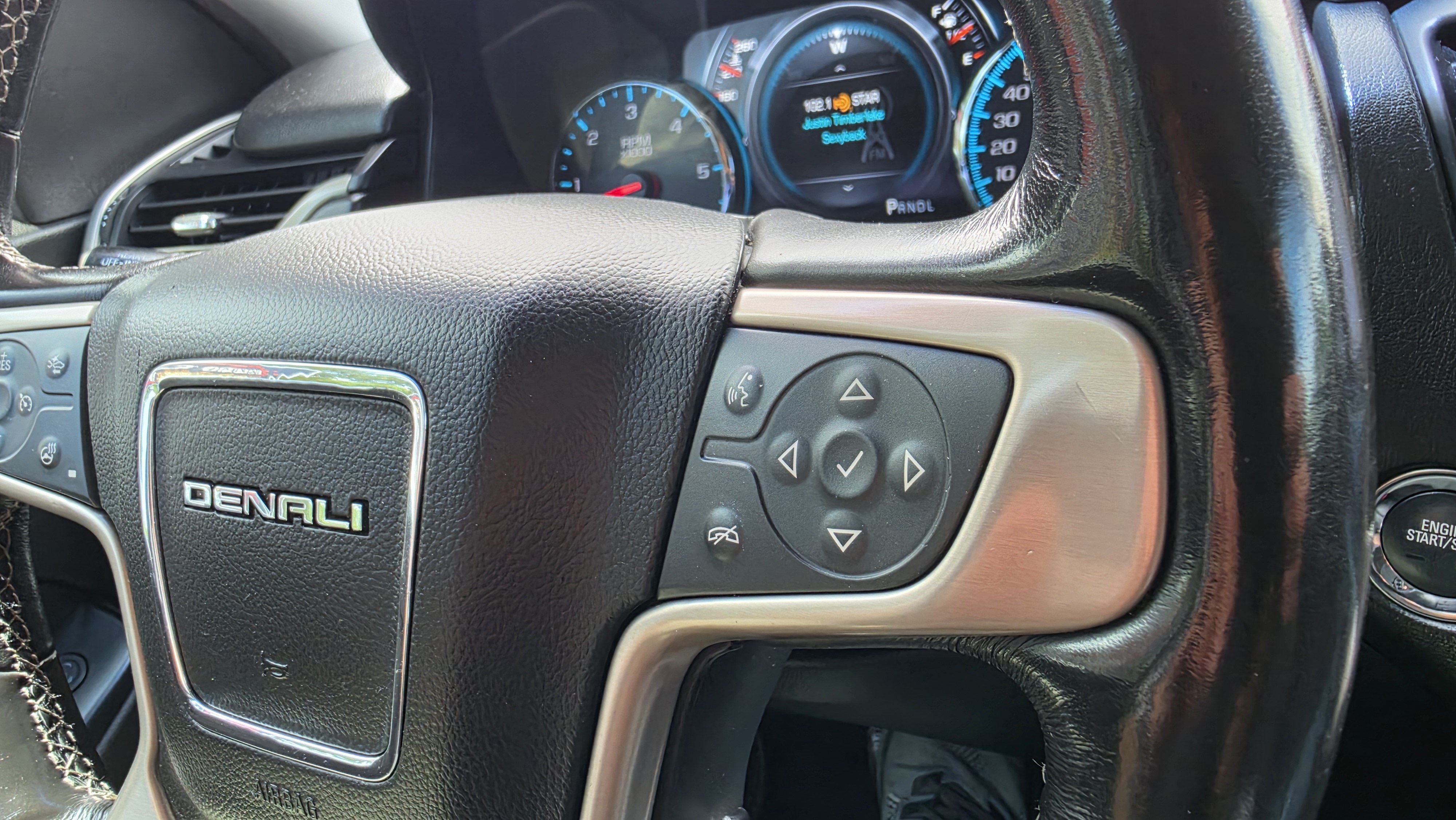 Used 2018 GMC Yukon Denali RWD image 47