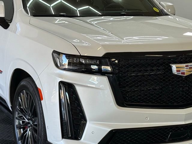 Used 2023 Cadillac Escalade V image 3