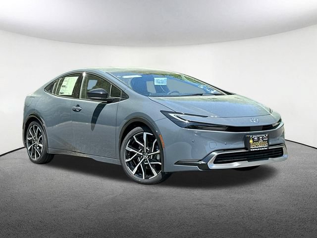 New 2026 Toyota Prius Plug-In Hybrid FWD video 2