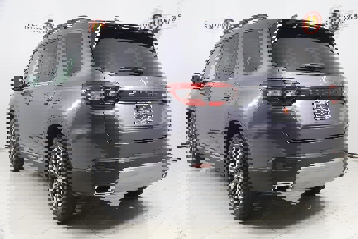 Used 2023 Honda Pilot Elite image 4