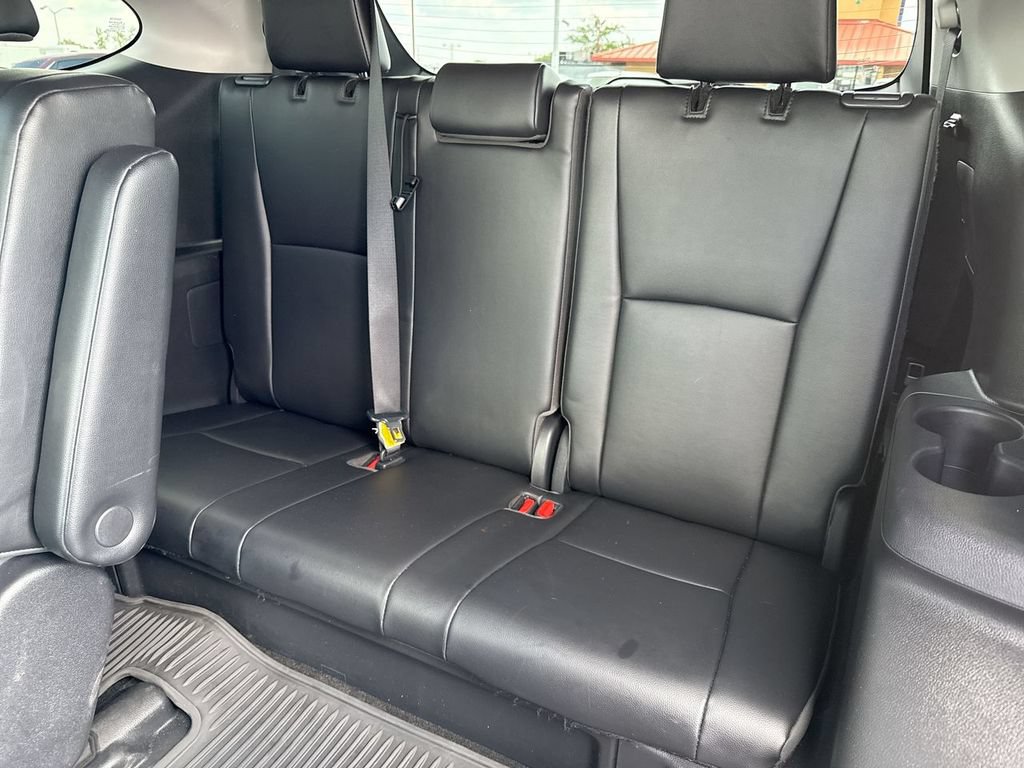 Used 2023 Toyota Highlander XLE AWD/4WD image 24