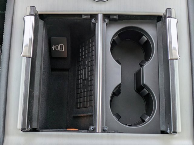 New 2025 Lincoln Navigator Reserve image 24