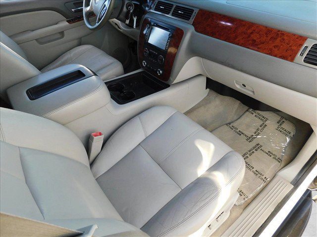 Used 2011 Chevrolet Tahoe LT w/ Luxury Package AWD/4WD image 29