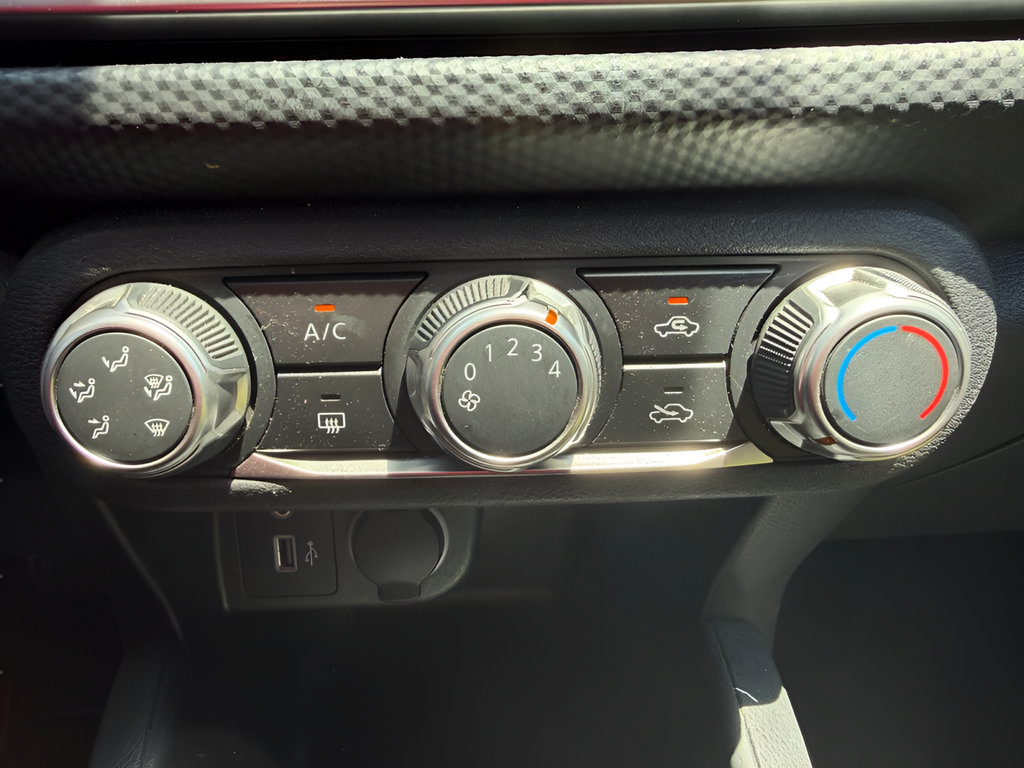 Used 2023 Nissan Kicks S FWD image 33