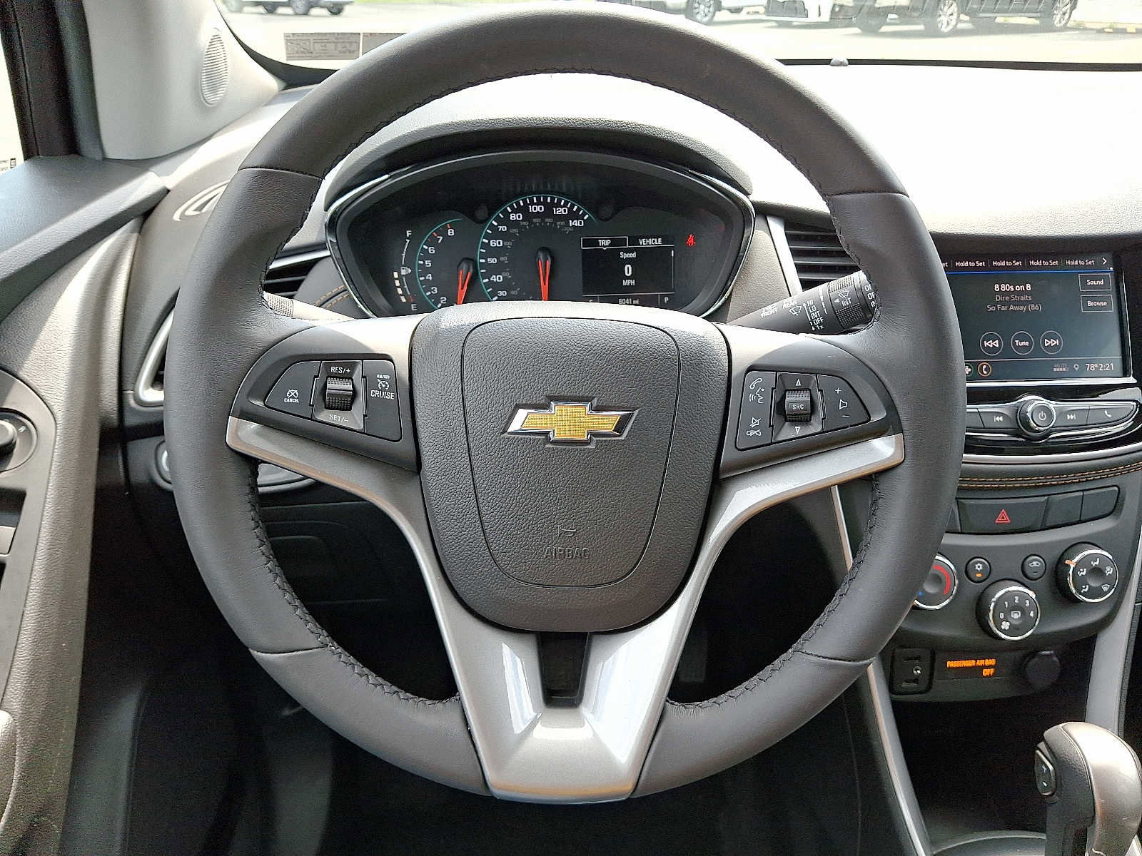 Used 2022 Chevrolet Trax LT w/ LT Convenience Package AWD/4WD image 19