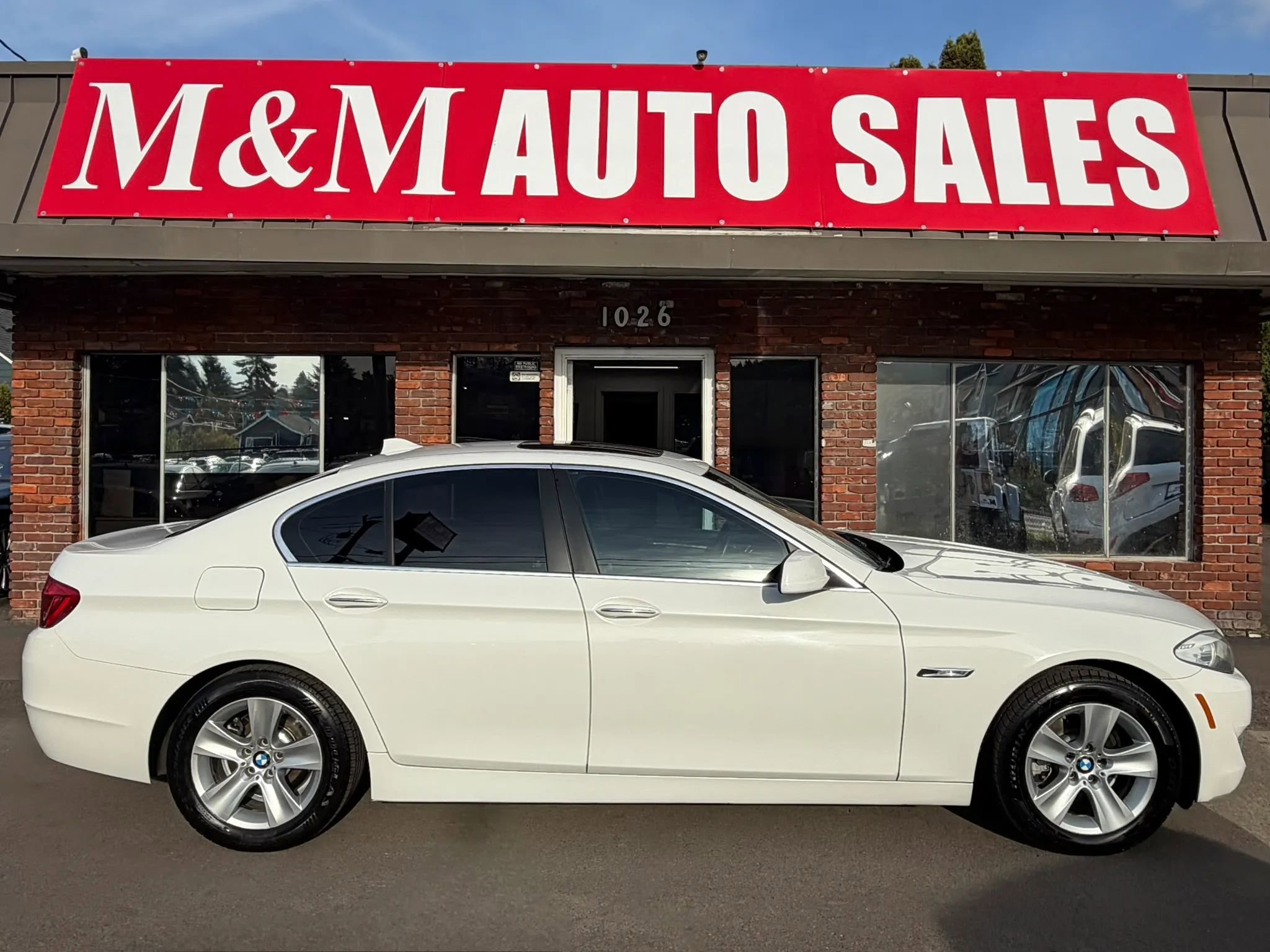 Used 2013 BMW 528i xDrive Sedan AWD/4WD image 2