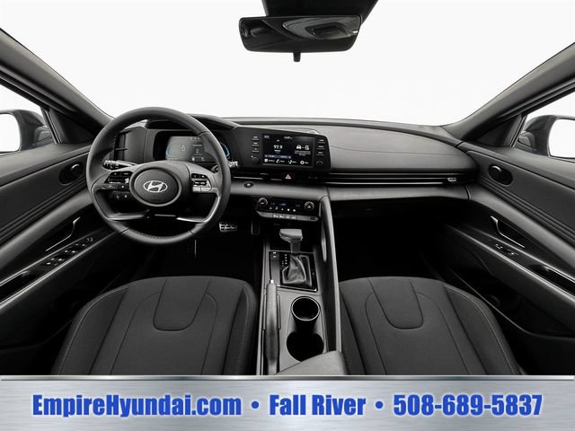 Certified 2025 Hyundai Elantra Sport FWD image 13