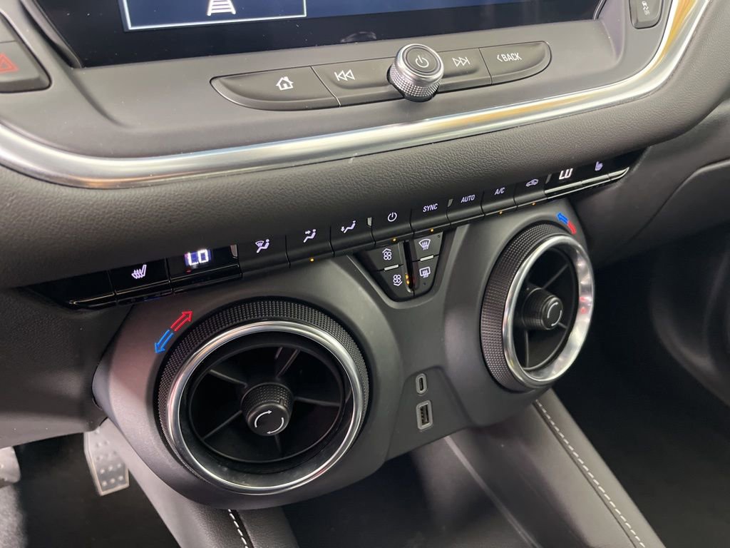 Certified 2025 Chevrolet Blazer LT image 30