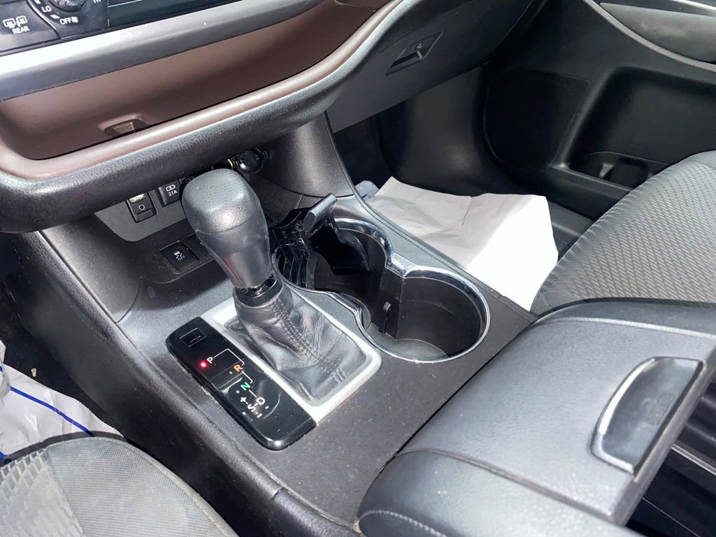 Used 2018 Toyota Highlander LE AWD/4WD image 21