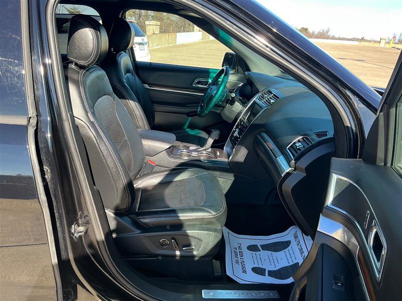 Used 2016 Ford Explorer Limited w/ Equipment Group 301A image 33