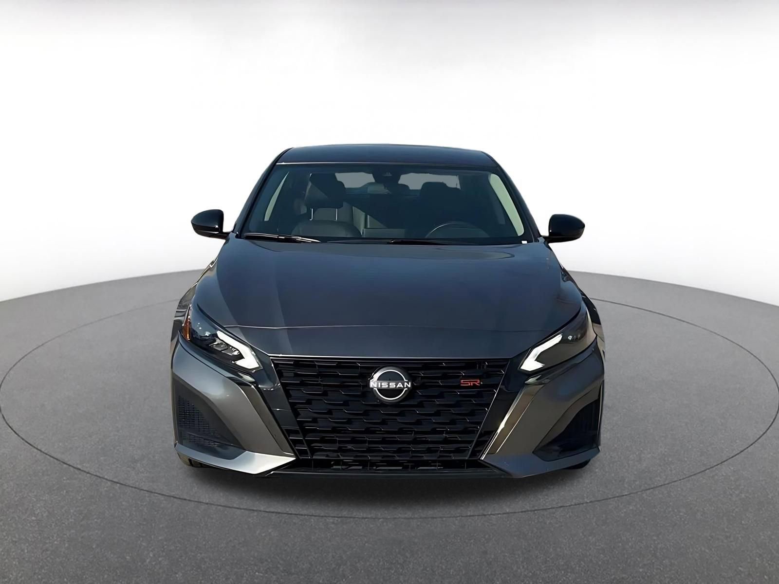 Used 2025 Nissan Altima 2.5 SR FWD image 4