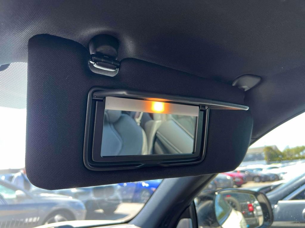 Used 2017 INFINITI Q60 Red Sport 400 image 30