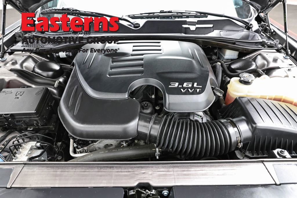 Used 2023 Dodge Challenger SXT image 7