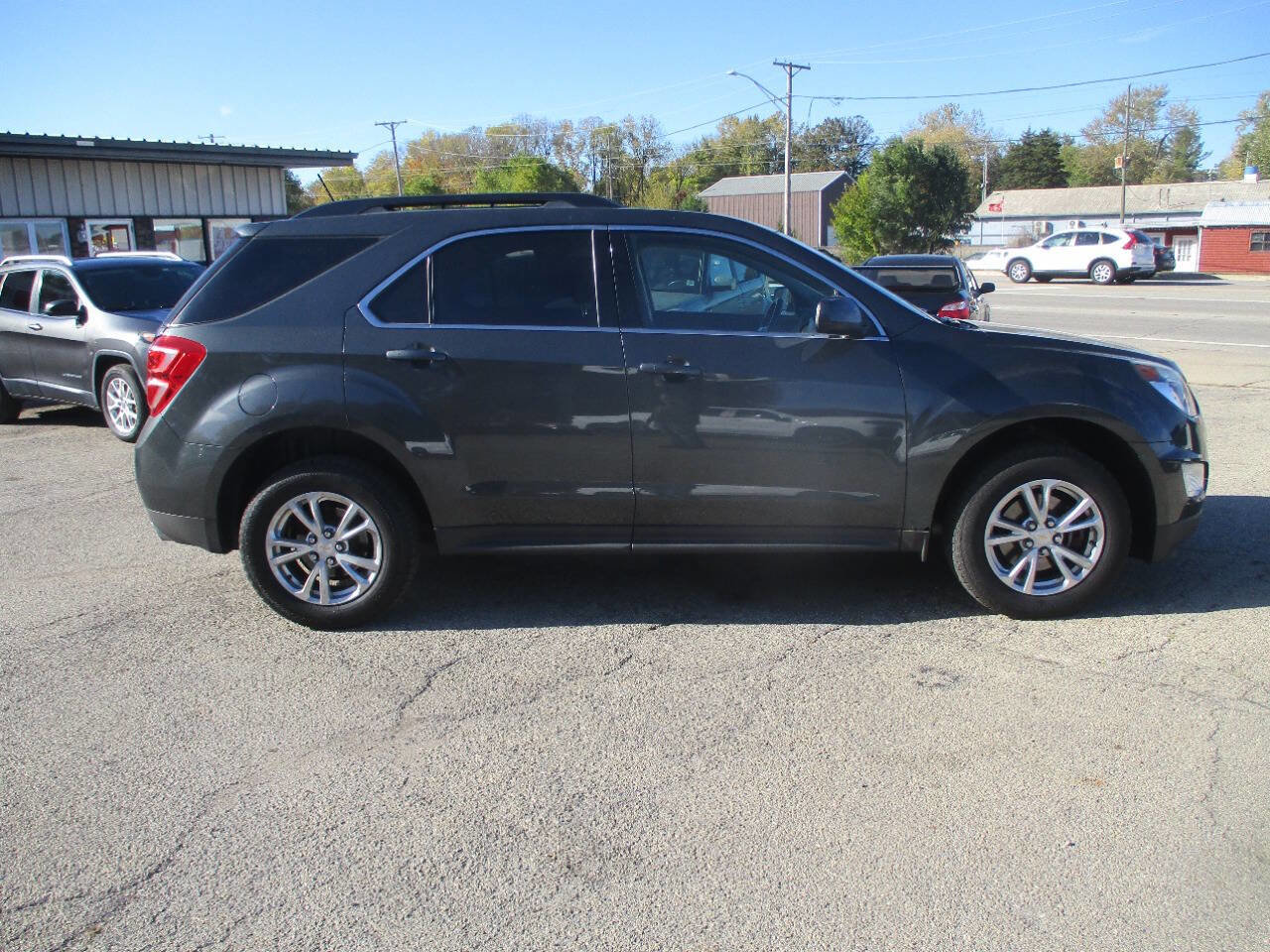 Used 2017 Chevrolet Equinox LT w/ Convenience Package image 2