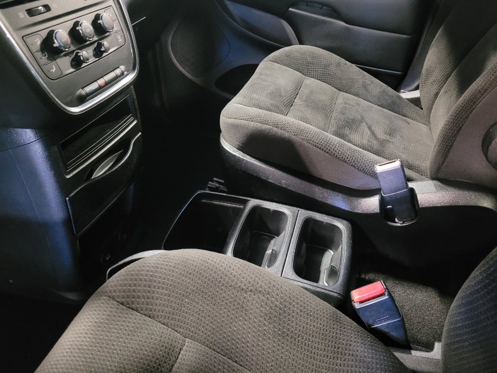 Used 2019 Dodge Grand Caravan SE FWD image 26