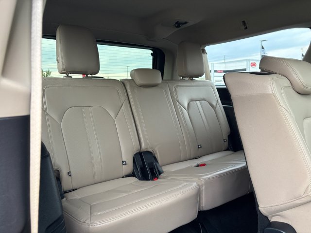 Used 2022 Ford Expedition Max Limited AWD/4WD image 16