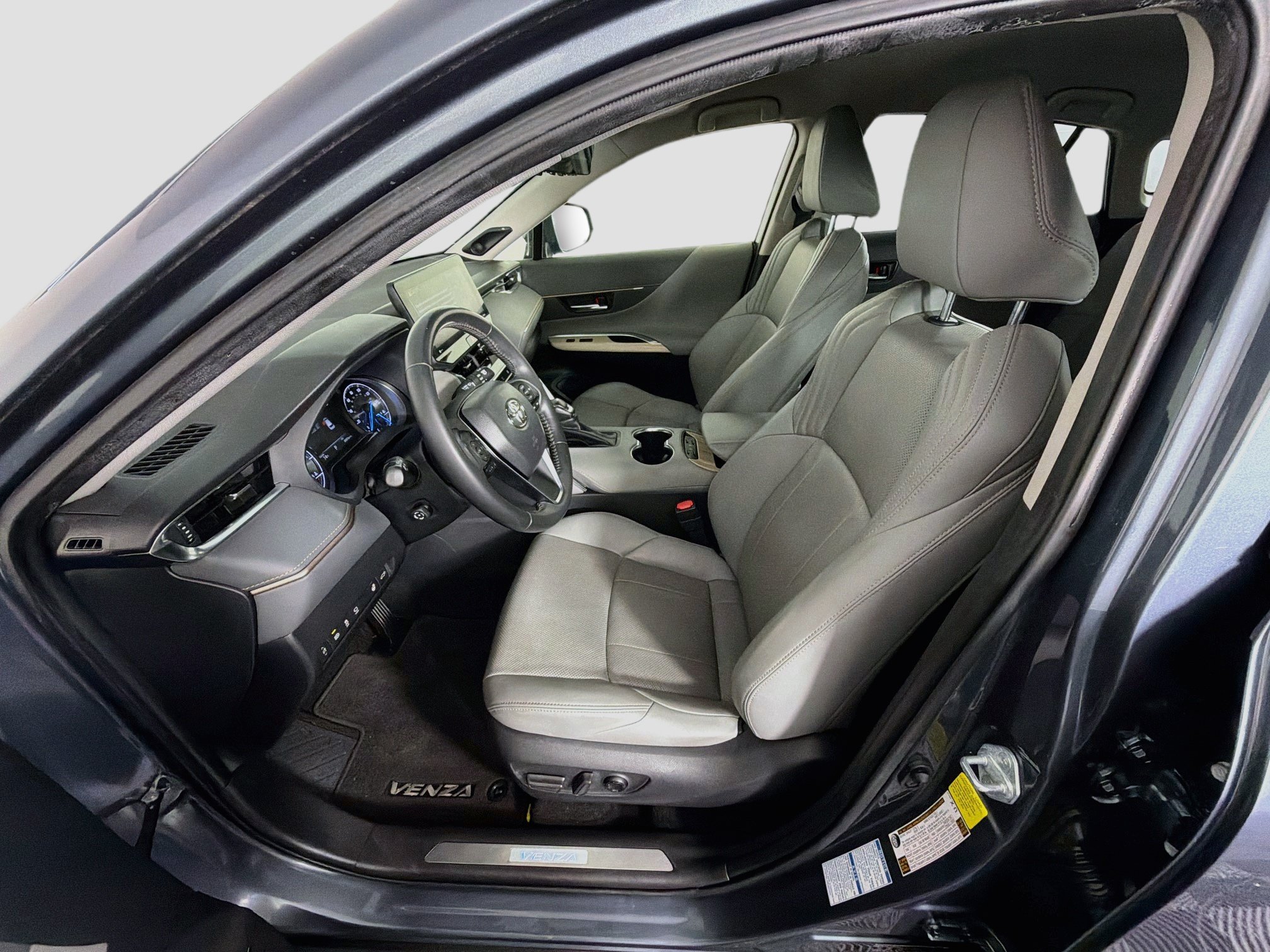 Used 2021 Toyota Venza Limited AWD/4WD image 13