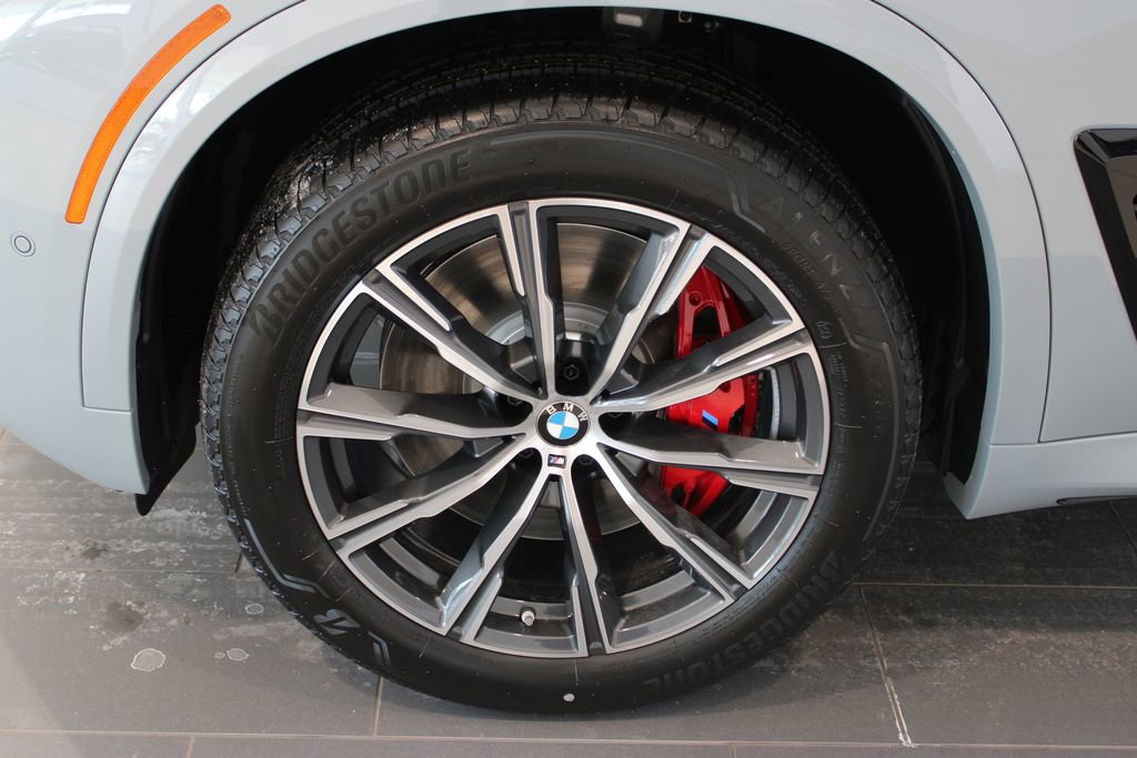New 2026 BMW X5 M60i w/ Climate Comfort Package image 25