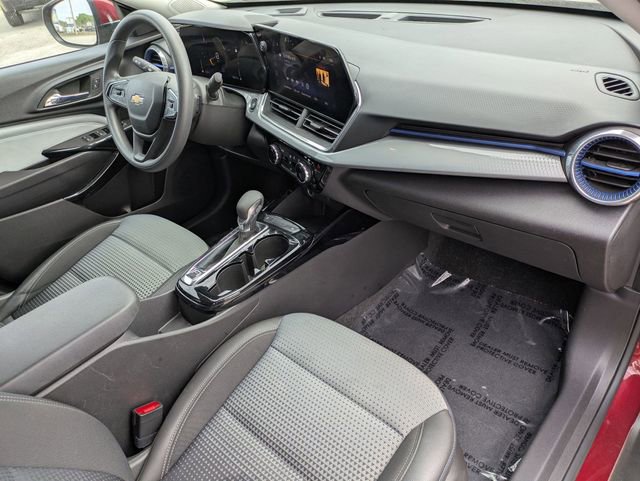 Used 2025 Chevrolet Trax LT image 34
