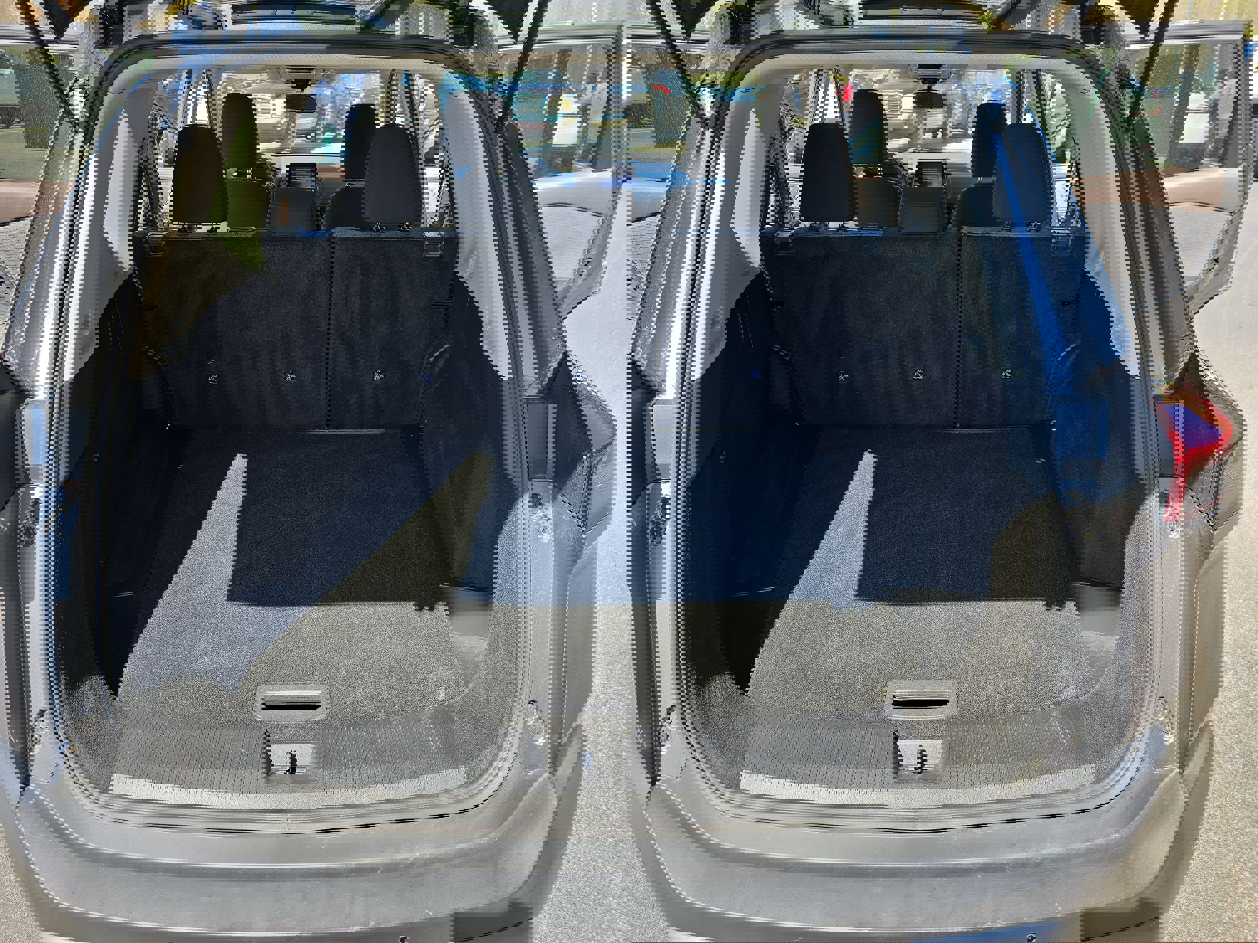 Used 2023 Nissan Rogue SV image 12