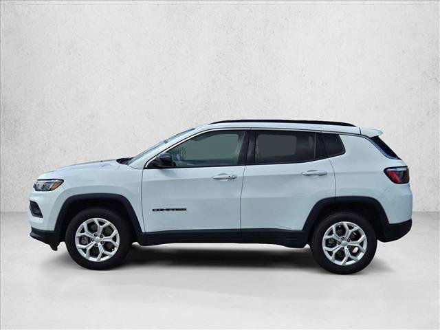 Used 2024 Jeep Compass Latitude AWD/4WD image 8