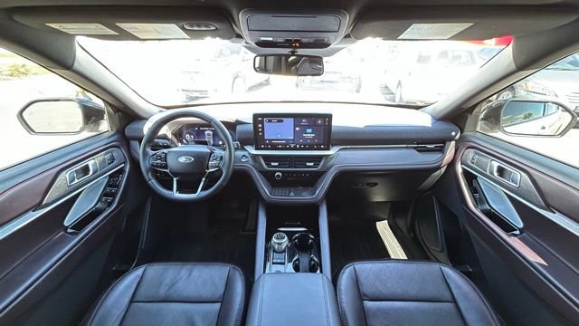 Used 2025 Ford Explorer Platinum AWD/4WD image 13